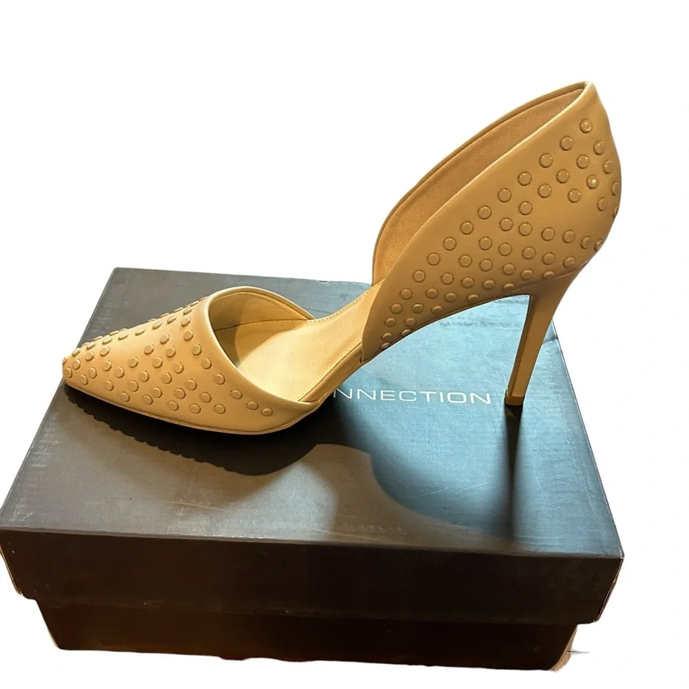French Connection Women's Forever Studded Two-Piece Pumps Heels nude/beige NIB